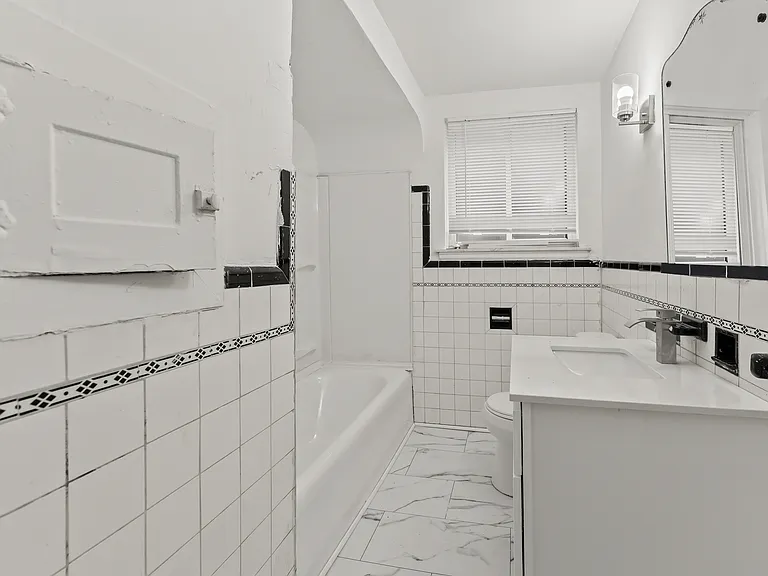 17614 Roselawn St #A & B — Photo 19