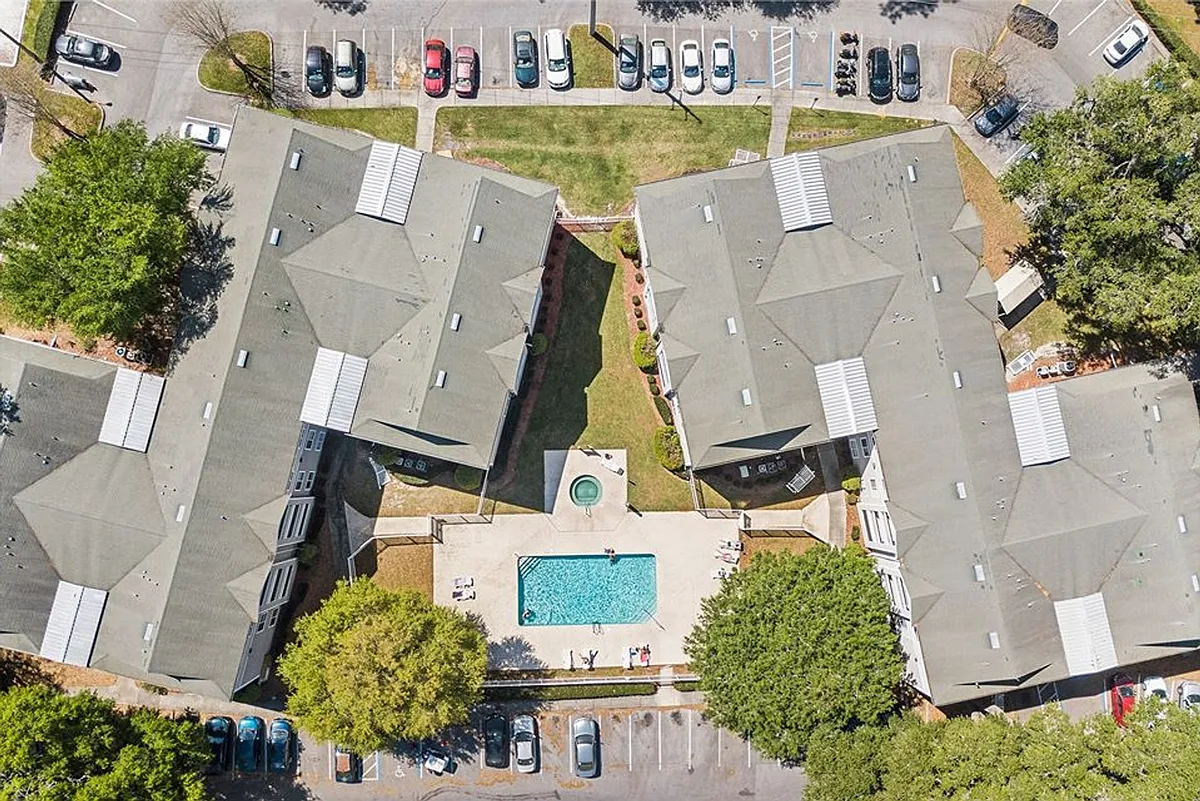Building Photo - 4000 SW 23rd St #4-303