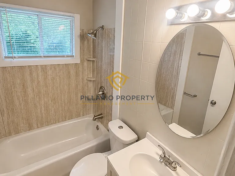 1112 Earhart St — Photo 4