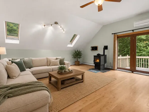 103 Back Canaan Rd, Strafford, NH 03884