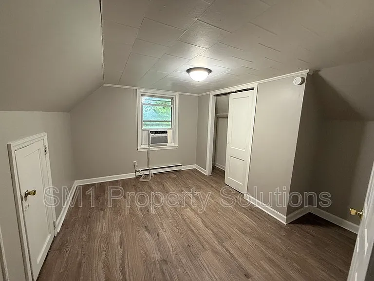 1036 Nancy Ln SE — Photo 5