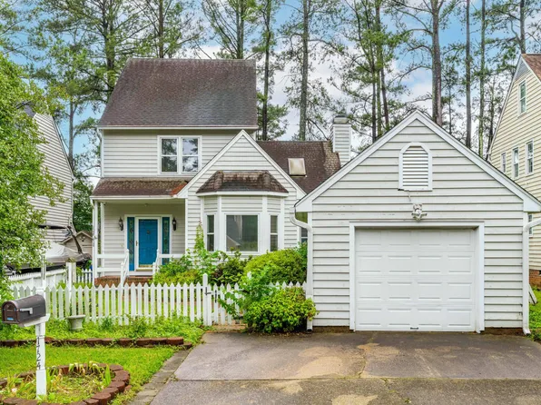 1724 Briarforest Pl, Raleigh, NC 27615