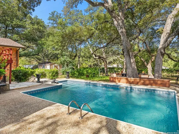 9427 Gloxinia Dr, San Antonio, TX 78266