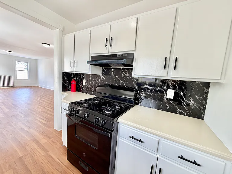 122 Summit Ave #2 — Photo 8