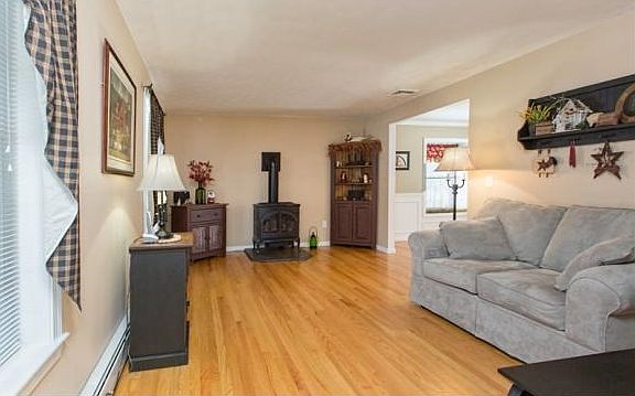 Large Living Room wgas stove