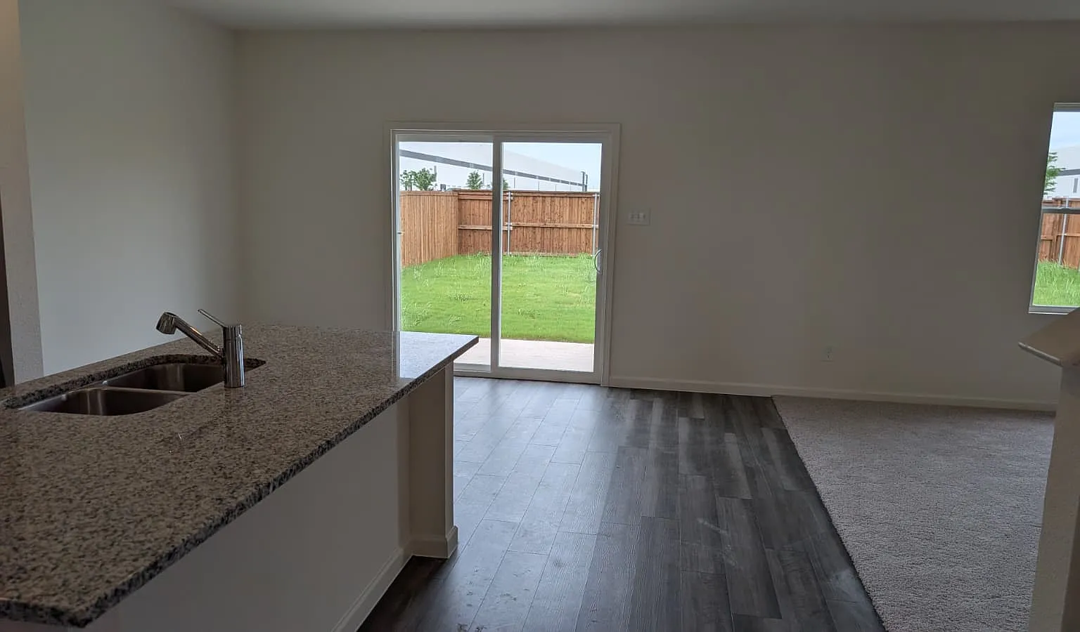 4 bed, 2338 sqft, $2,895 — Photo 4