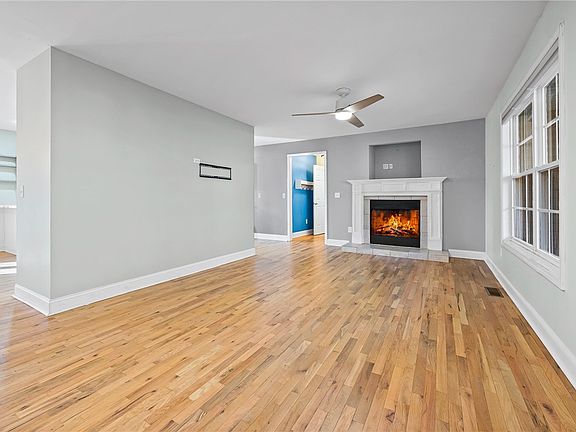 2nd image of 203 Dodgins Ln