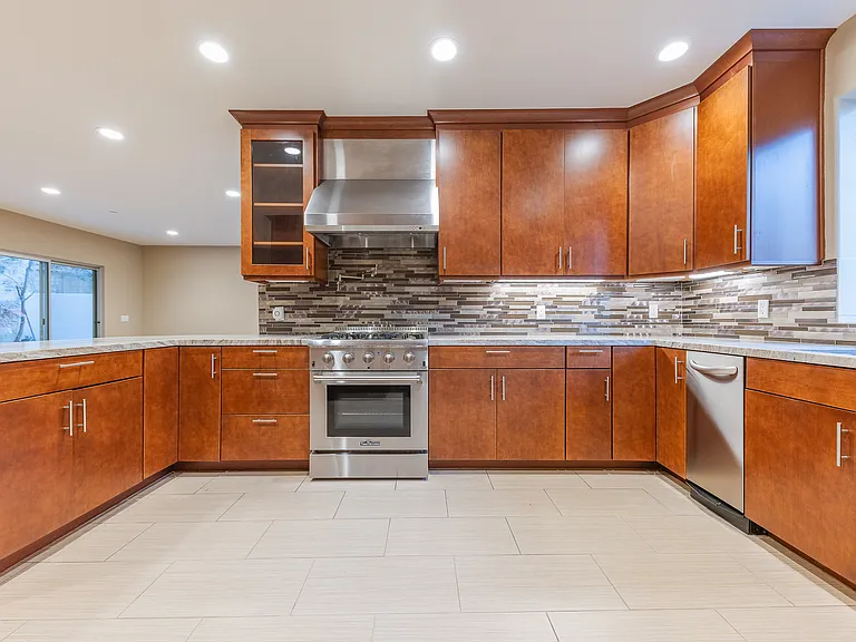 2073 Pasadena Glen Rd — Photo 3