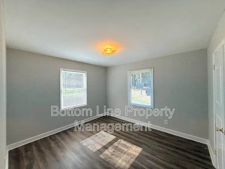 2605 Remington St — Photo 7