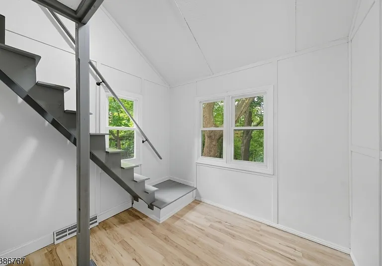 330 Springbrook Trl — Photo 22