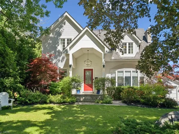 489 Rebecca St, Oakville, ON L6K 1K8