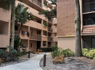 6800 Cypress Rd APT 111, Fort Lauderdale, FL 33317