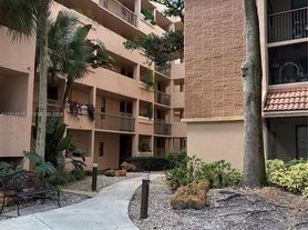 6800 Cypress Rd, Fort Lauderdale, FL