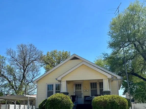 124 W 2nd St, Russell, KS 67665