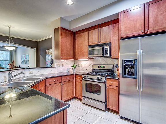 5th image of 500 Waters Edge Dr APT 113