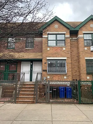 Rented by Premier Metro Realty Corp | media 9