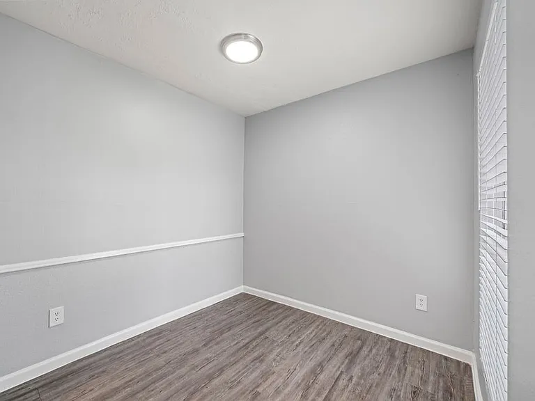 The Montclair — Photo 10