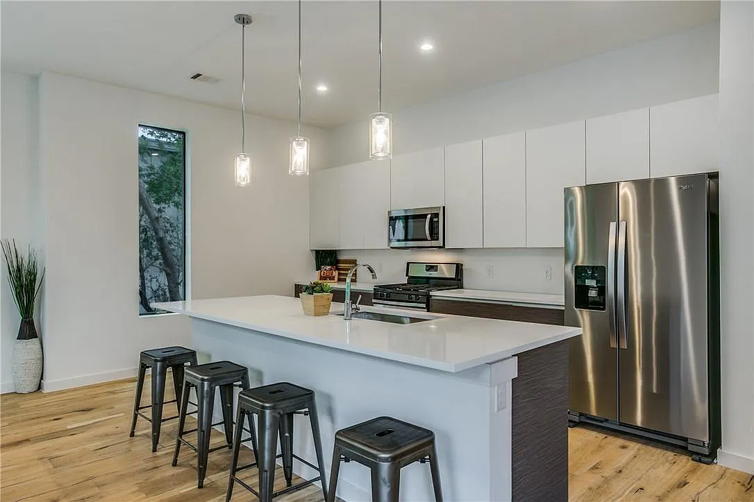 2 bed, 1796 sqft, $2,875 — Photo 1