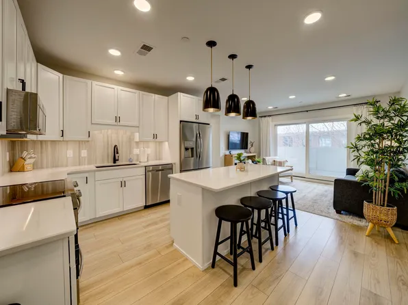 708 Randolph St #206, Traverse City, MI 49684