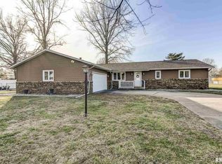 5 Longview Dr, Springfield, IL 62712