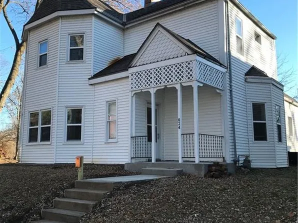 624 N 2nd St, Atchison, KS 66002