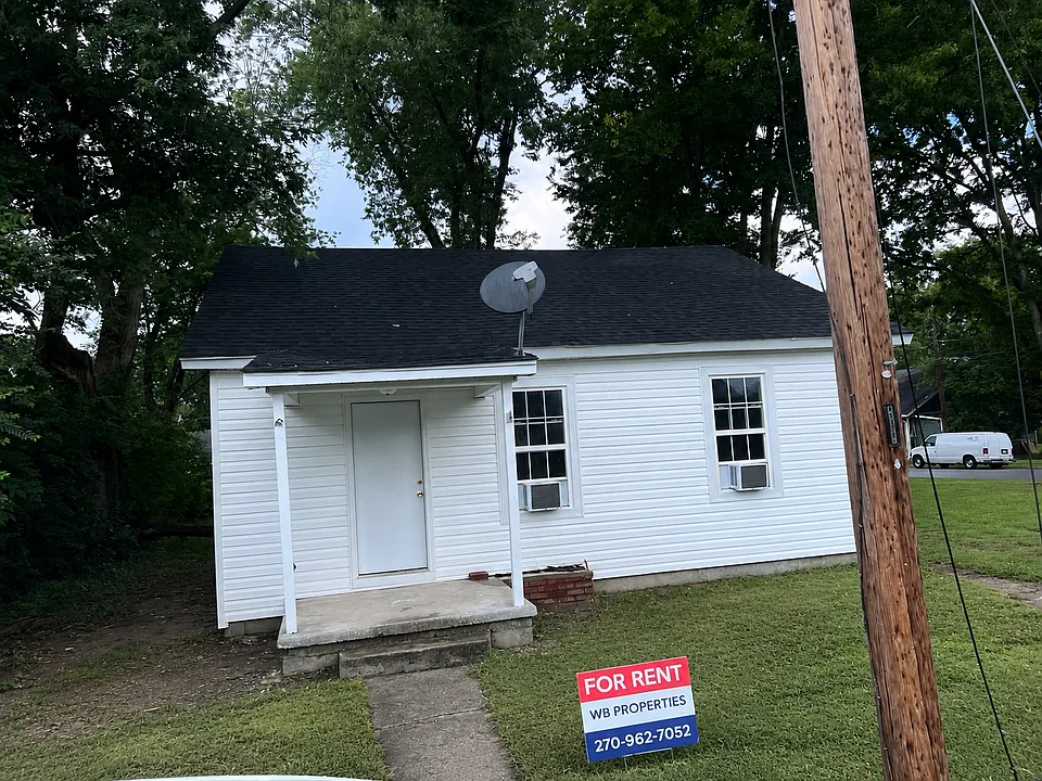826 Maple Ct