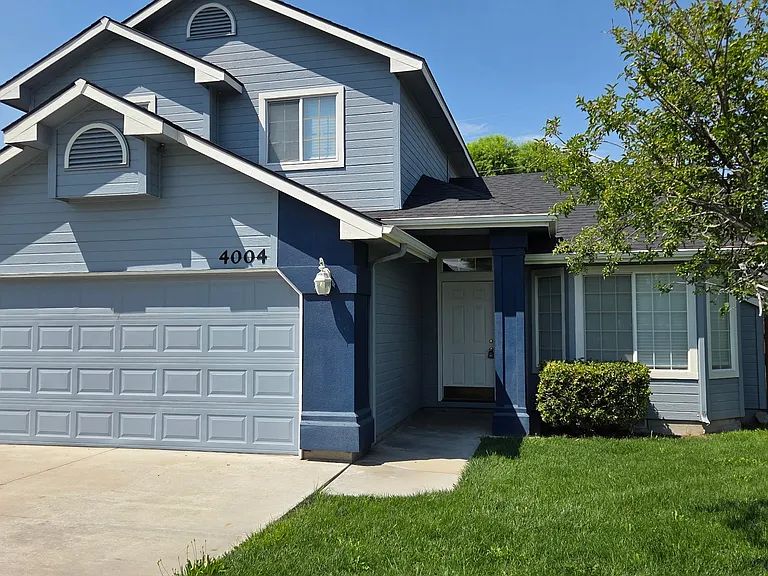 4004 E Park Ridge Dr — Photo 1