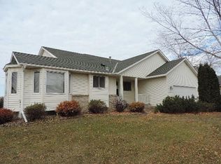 6230 N Ridge Dr, Savage, MN 55378