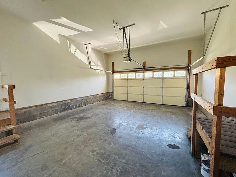 200 Meadow Dr — Photo 7