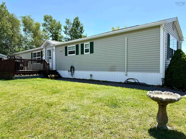 51 Pinehurst St, Amherst, NS B4H 4X5