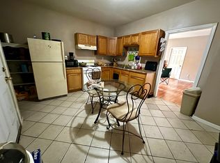 38 Manhan St APT 2, Waterbury, CT 06710