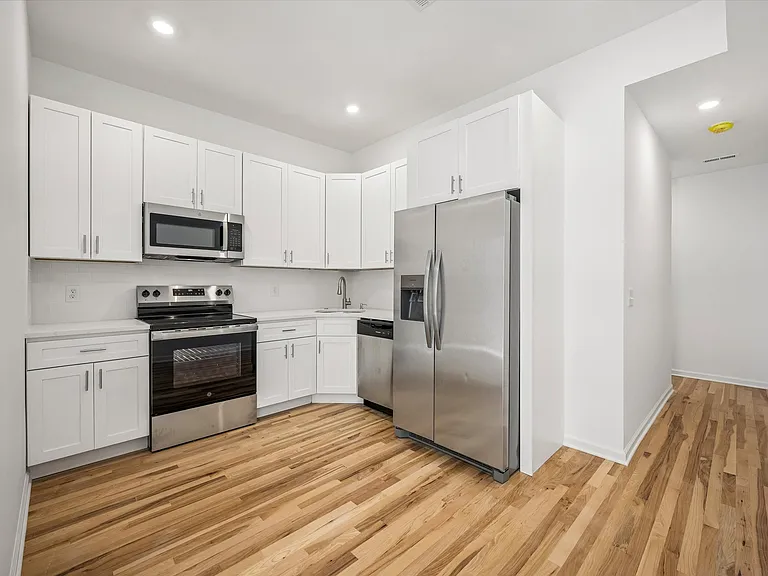 1645 N Marshall St #3 — Photo 2