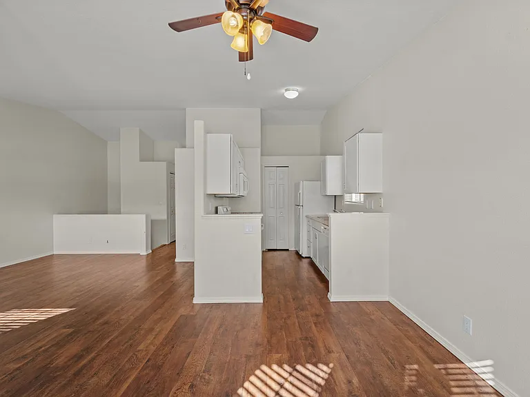 6082 Colony Cir — Photo 13