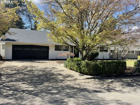 17905 SW Shawnee Trl, Tualatin, OR 97062