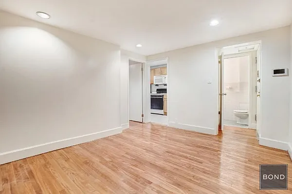 Rented by Bond New York | media 21