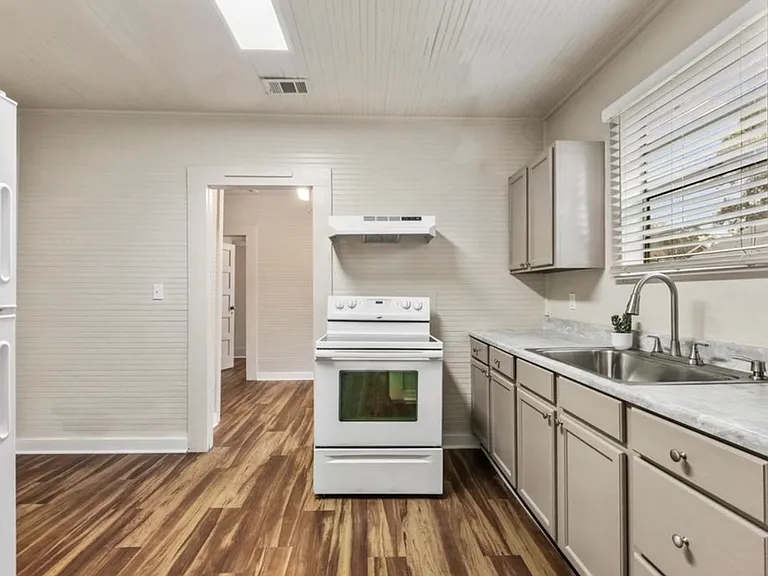 1618 Branch St #A — Photo 29