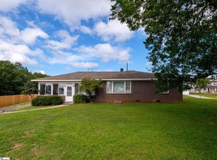 408 Pine Ridge Rd, Duncan, SC 29334