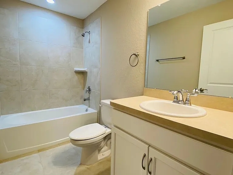 223 Hibiscus St — Photo 6