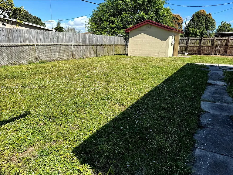 3421 SW 32nd Ct — Photo 14