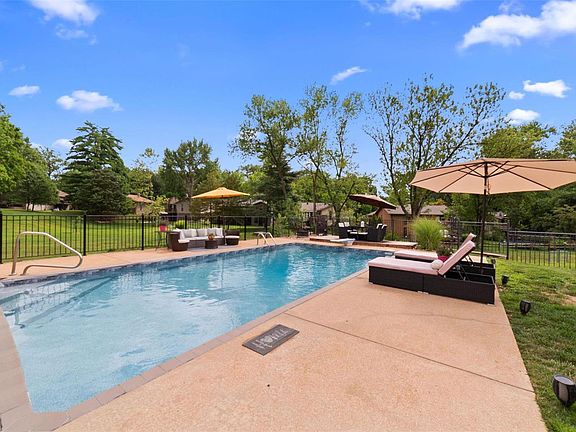 2nd image of 2102 Cherrycove Ct