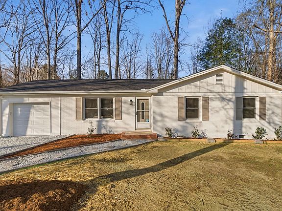 3rd image of 5805 Meadowlark Ln