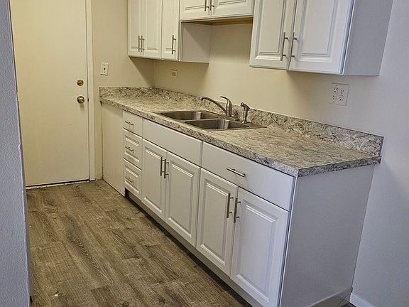 2nd image of 508 Kungs Way #6