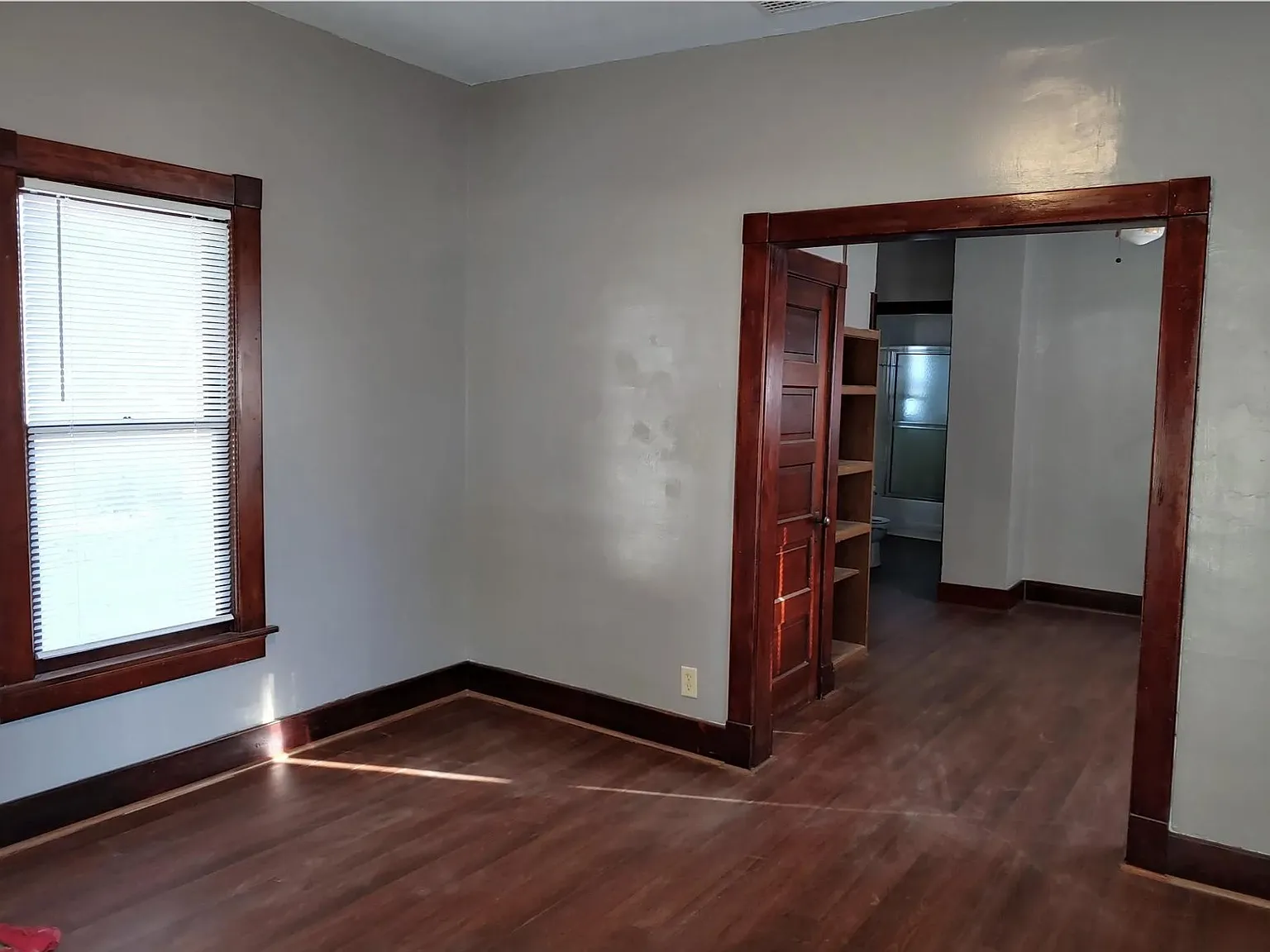 2 bed, 860 sqft, $1,200 — Photo 2