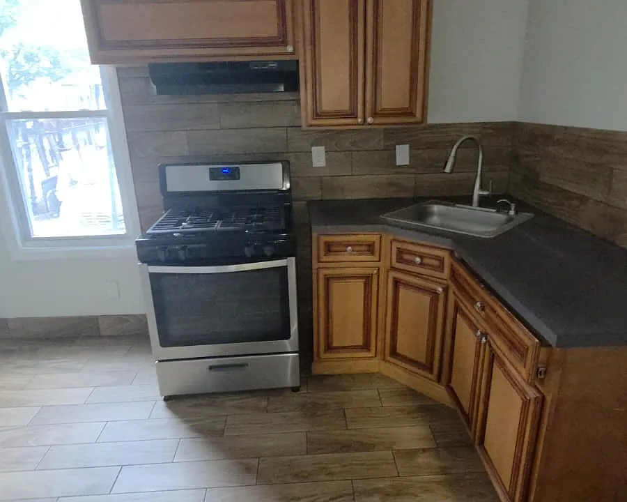 194 W Broadway #1F