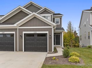 2243 NE Watertown Way, Grand Rapids, MI