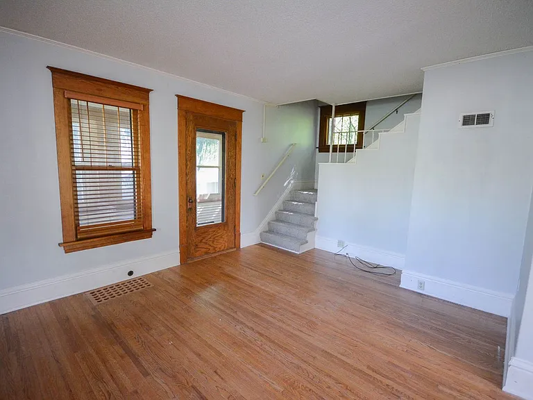 538 14th Ave SW — Photo 7