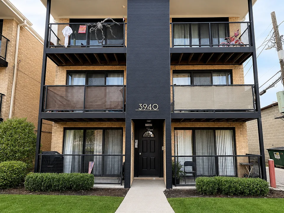 3940 N Narragansett Ave #3S
