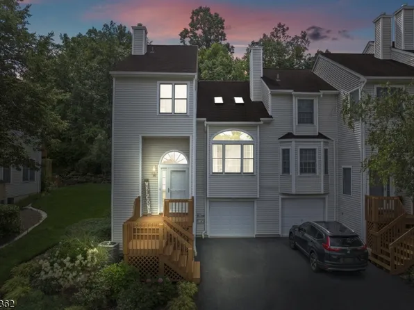 30 Ryan Ln, Lincoln Park Boro, NJ 07035