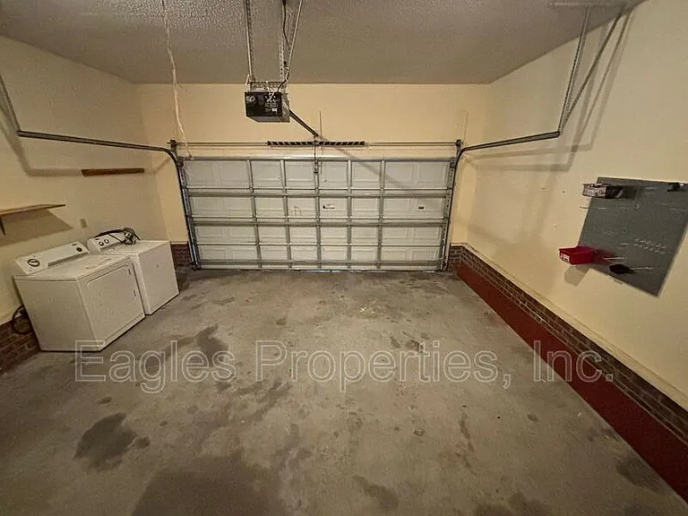 216 Waters Cir — Photo 17
