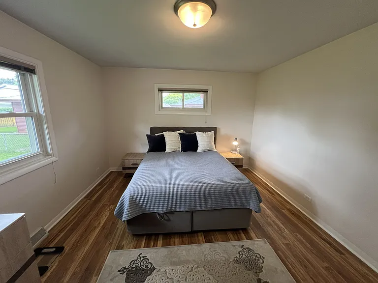 1431 E Emmerson Ln — Photo 15